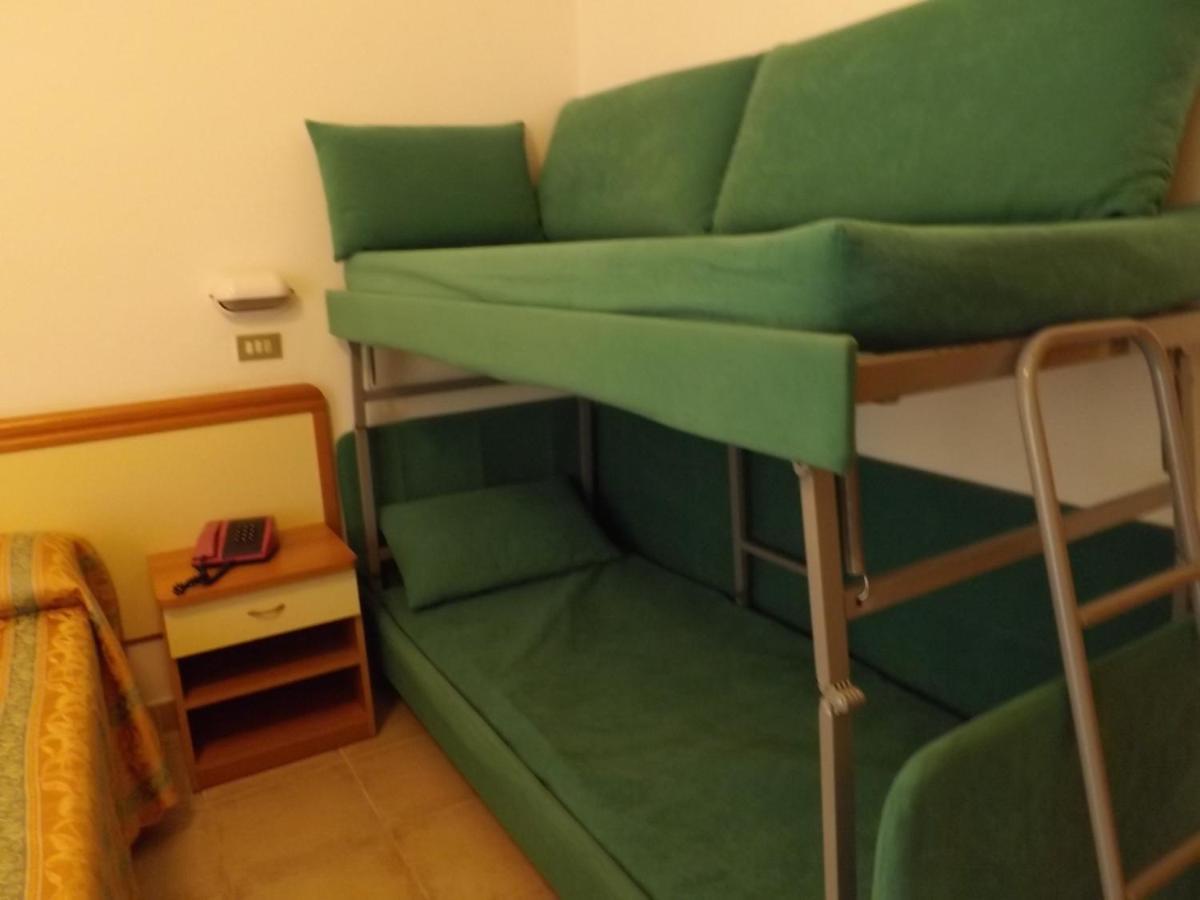 Hotel Thea Bellaria – Igea Marina Kültér fotó
