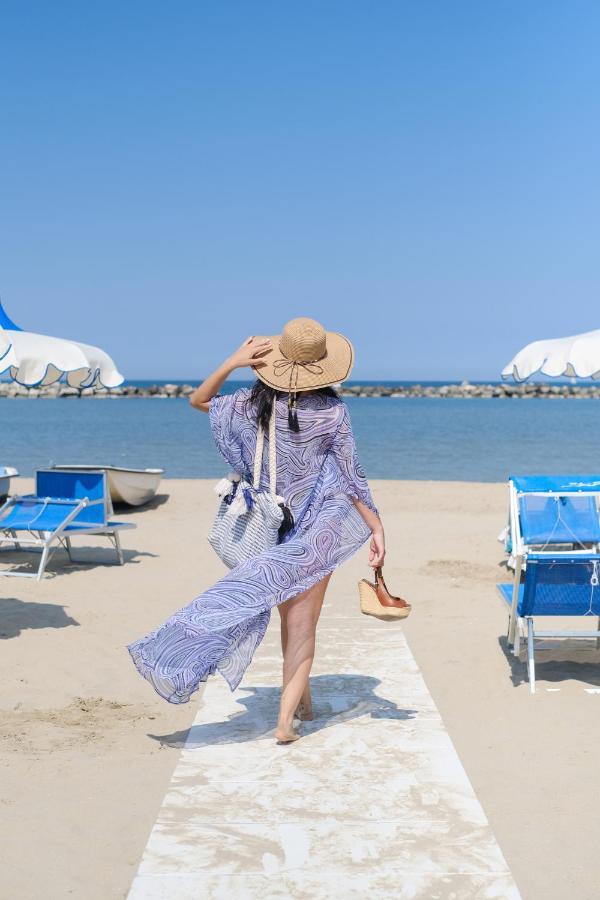 Hotel Thea Bellaria – Igea Marina Kültér fotó