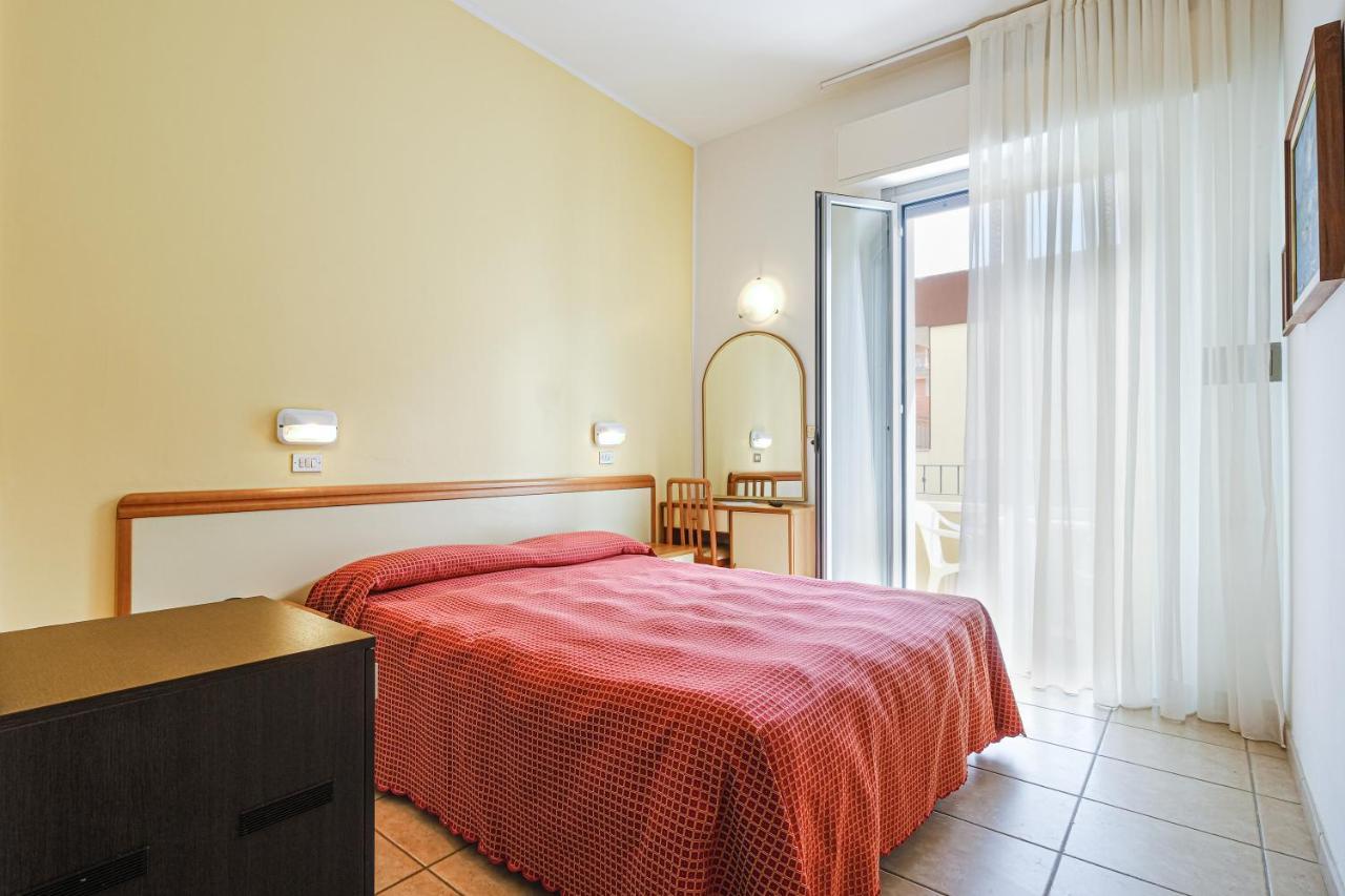 Hotel Thea Bellaria – Igea Marina Kültér fotó