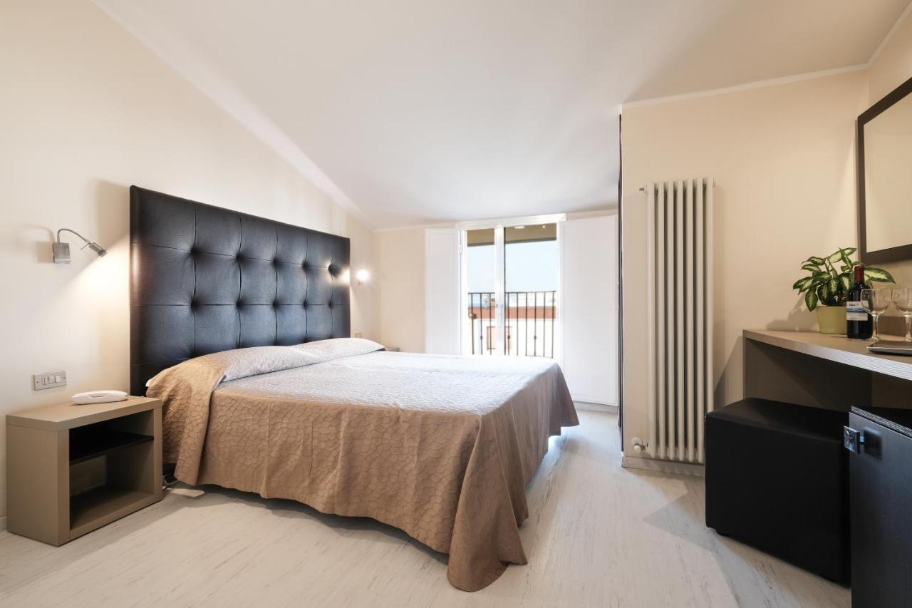 Hotel Thea Bellaria – Igea Marina Kültér fotó