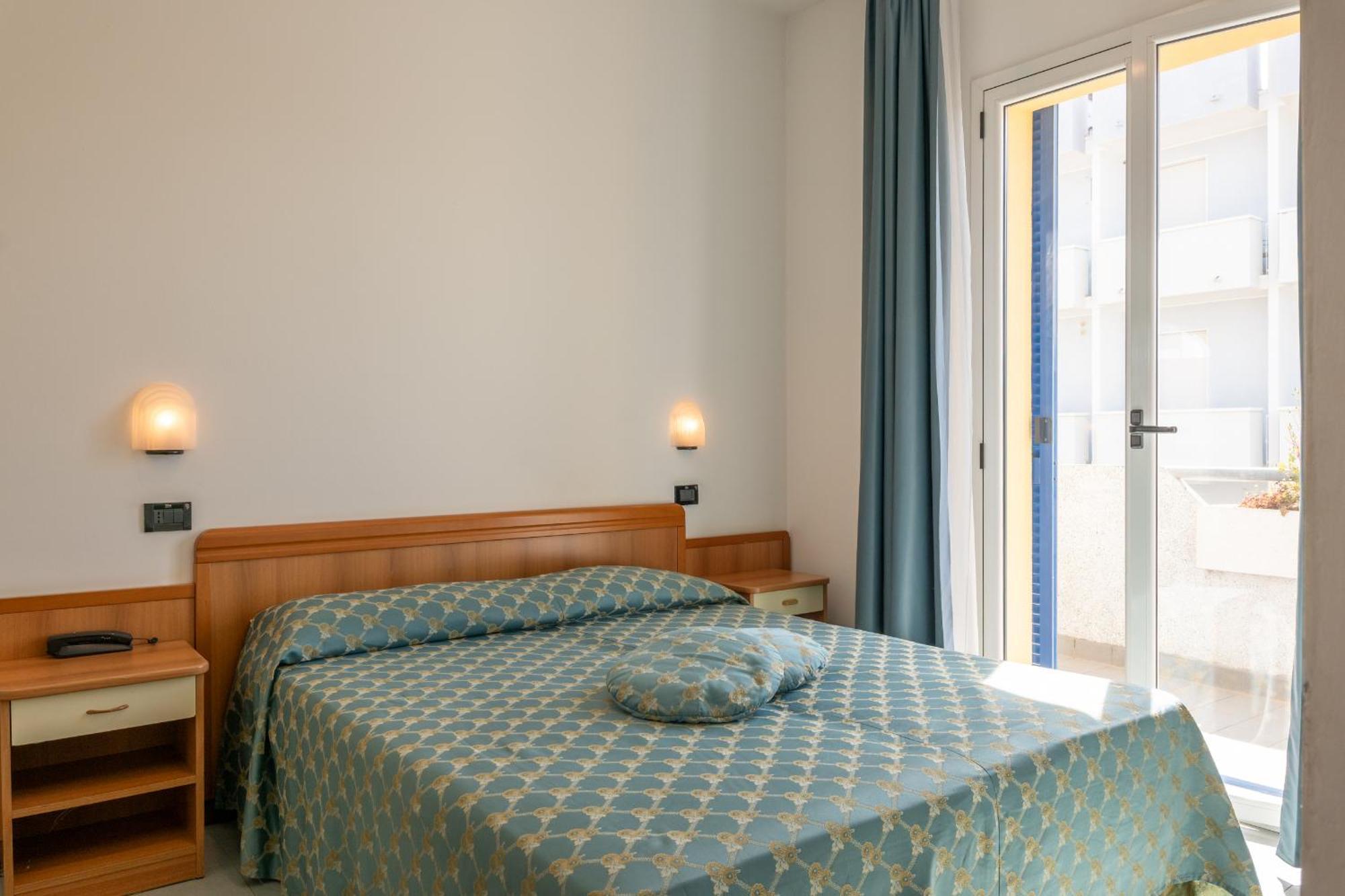 Hotel Thea Bellaria – Igea Marina Kültér fotó
