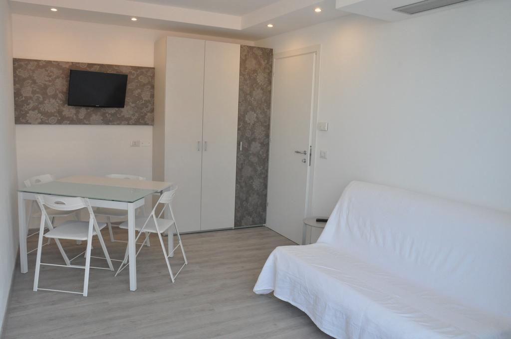 Hotel Thea Bellaria – Igea Marina Kültér fotó
